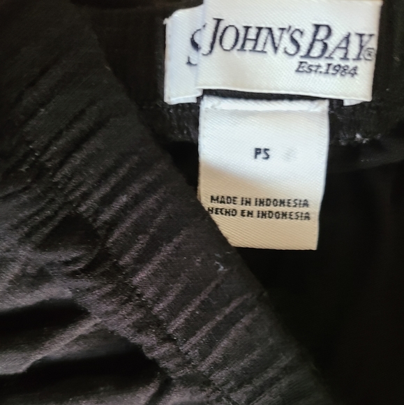 🦩3/$30 St. John's Bay Black Maxi Skirt - Picture 2 of 3